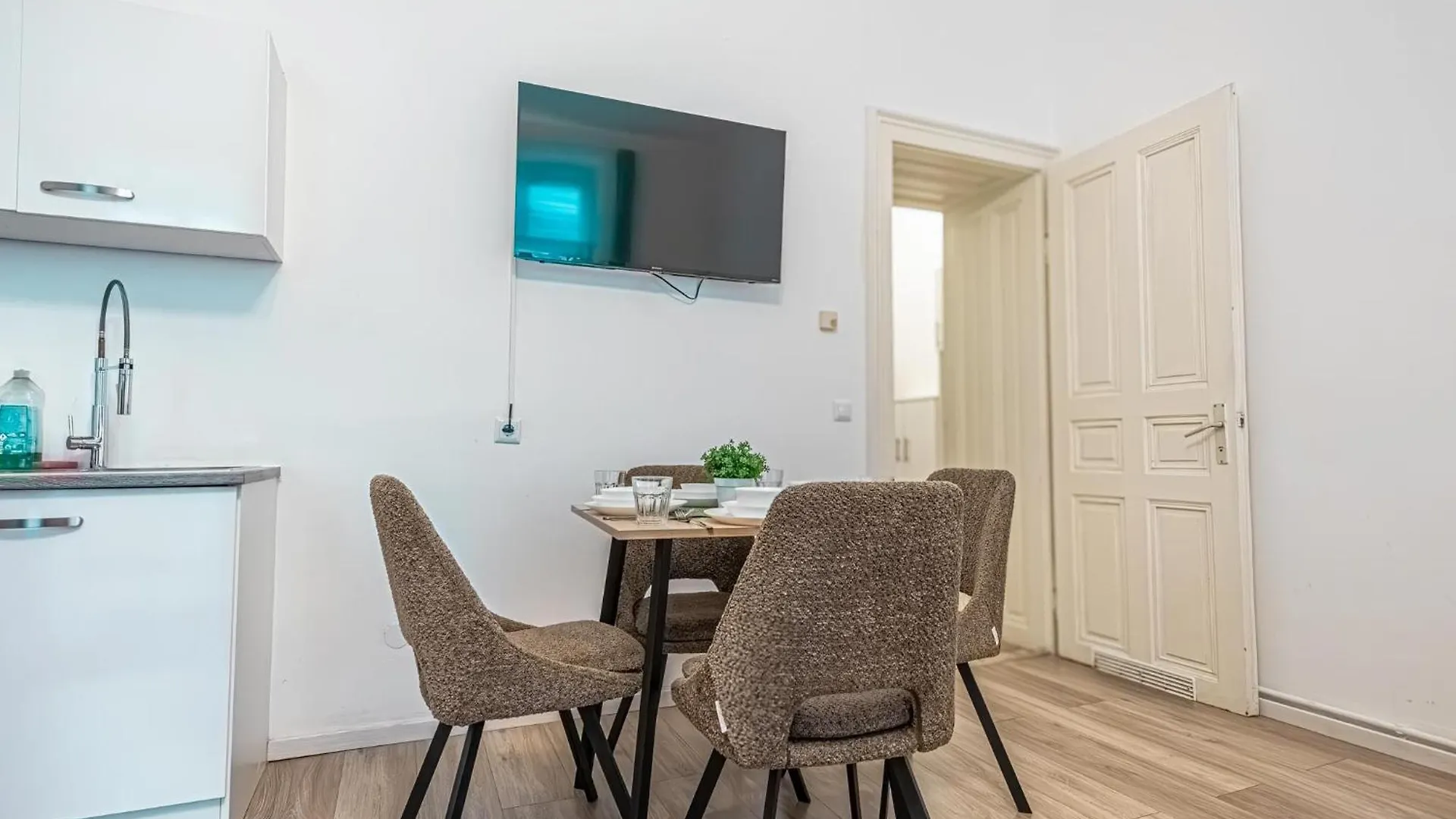 Elegant 1Br Apt. - Great For Long Stays Vienna Austria