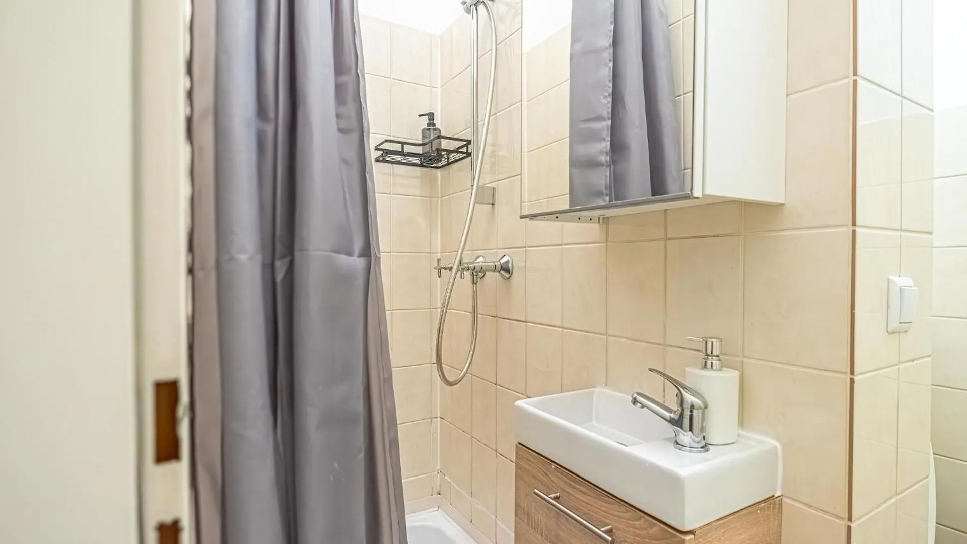 Appartamento Elegant 1Br Apt. - Great For Long Stays Vienna